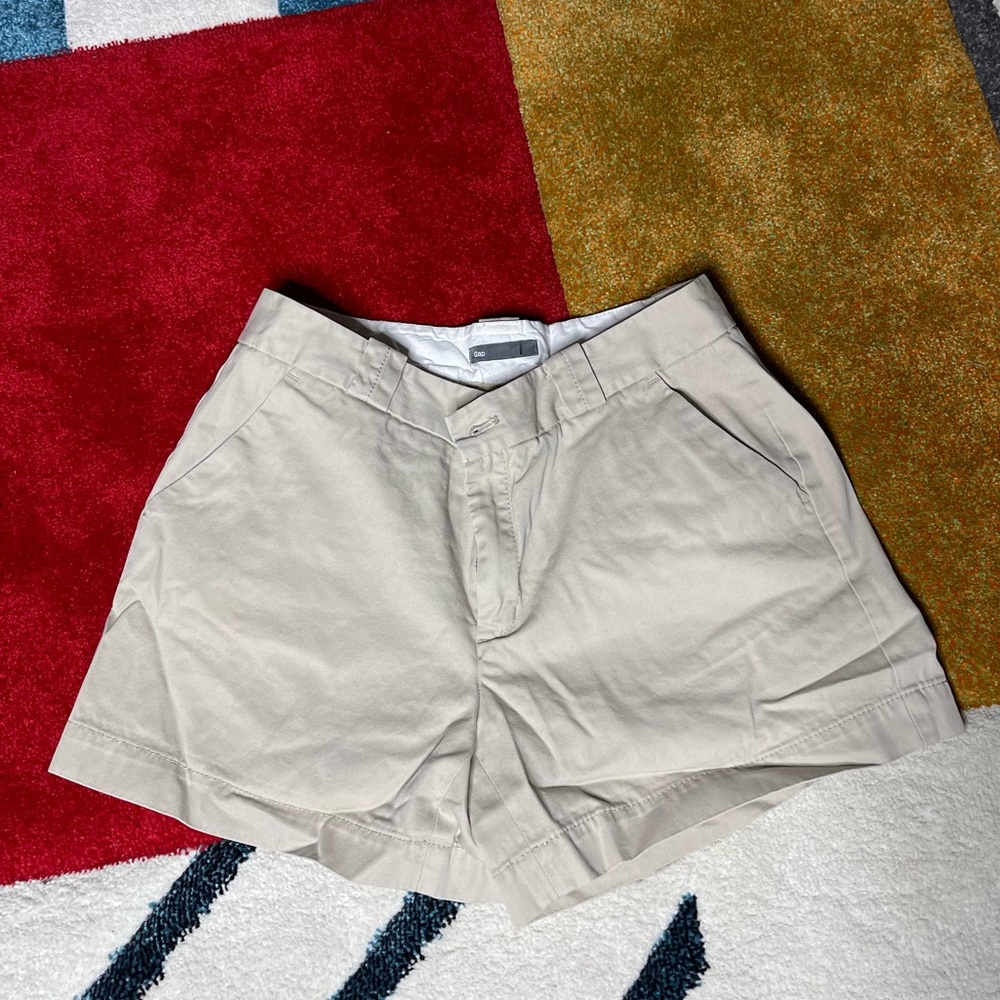GAP khaki shorts